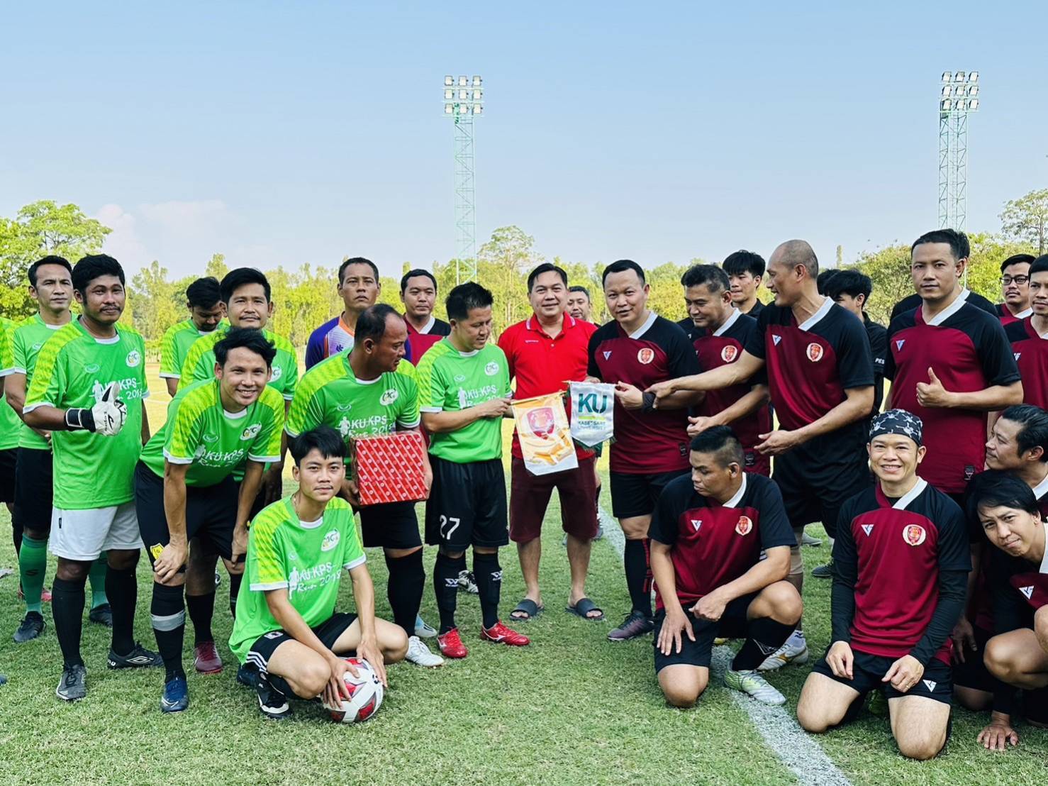 การแข่งขันฟุตบอลกระชับมิตร ทีมบุคลากรมหาวิทยาลัยเกษตรศาสตร์ วิทยาเขตกำแพงแสนกับชมรมฟุตบอลสำนักงานเลขาธิการวุฒิสภา