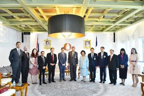 Le Président du Sénat a rencontré le sénateur français à l’occasion de sa visite  en Thaïlande