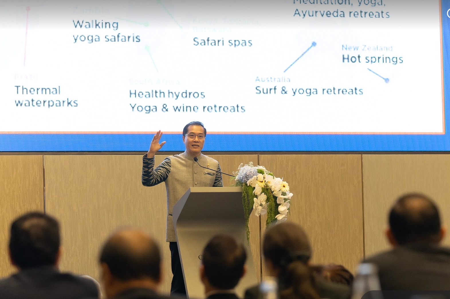 สว. วีระศักดิ์ บรรยายพิเศษ ในหัวข้อ “Wellness Tourism  :  Why Thailand” ให้กับผู้เข้ารับการอบรมหลักสูตร การแพทย์เพื่อปวงประชา สำหรับผู้บริหารระดับสูง รุ่นที่ 1