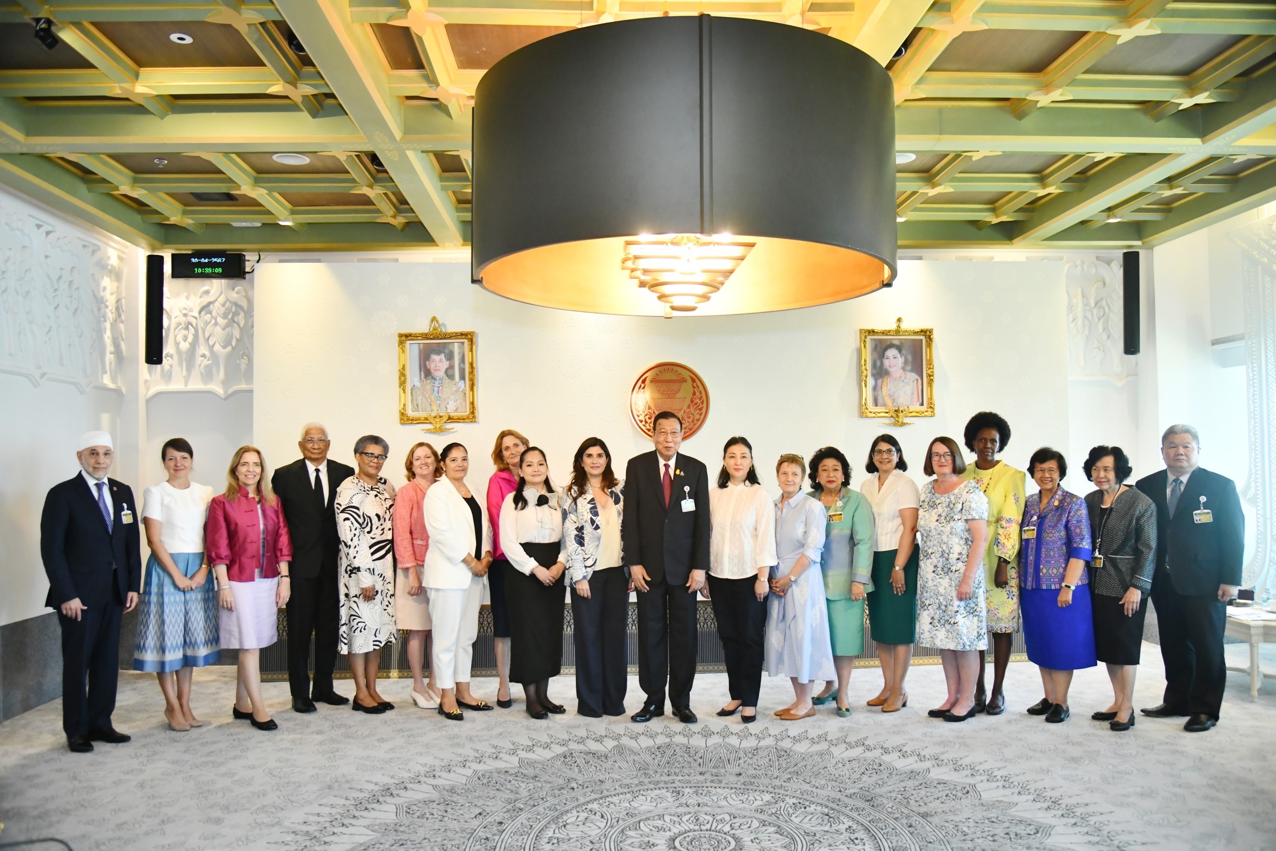 คณะภริยาเอกอัครราชทูตประจำประเทศไทย เยี่ยมชมและศึกษาดูงาน ณ สำนักงานเลขาธิการวุฒิสภา*