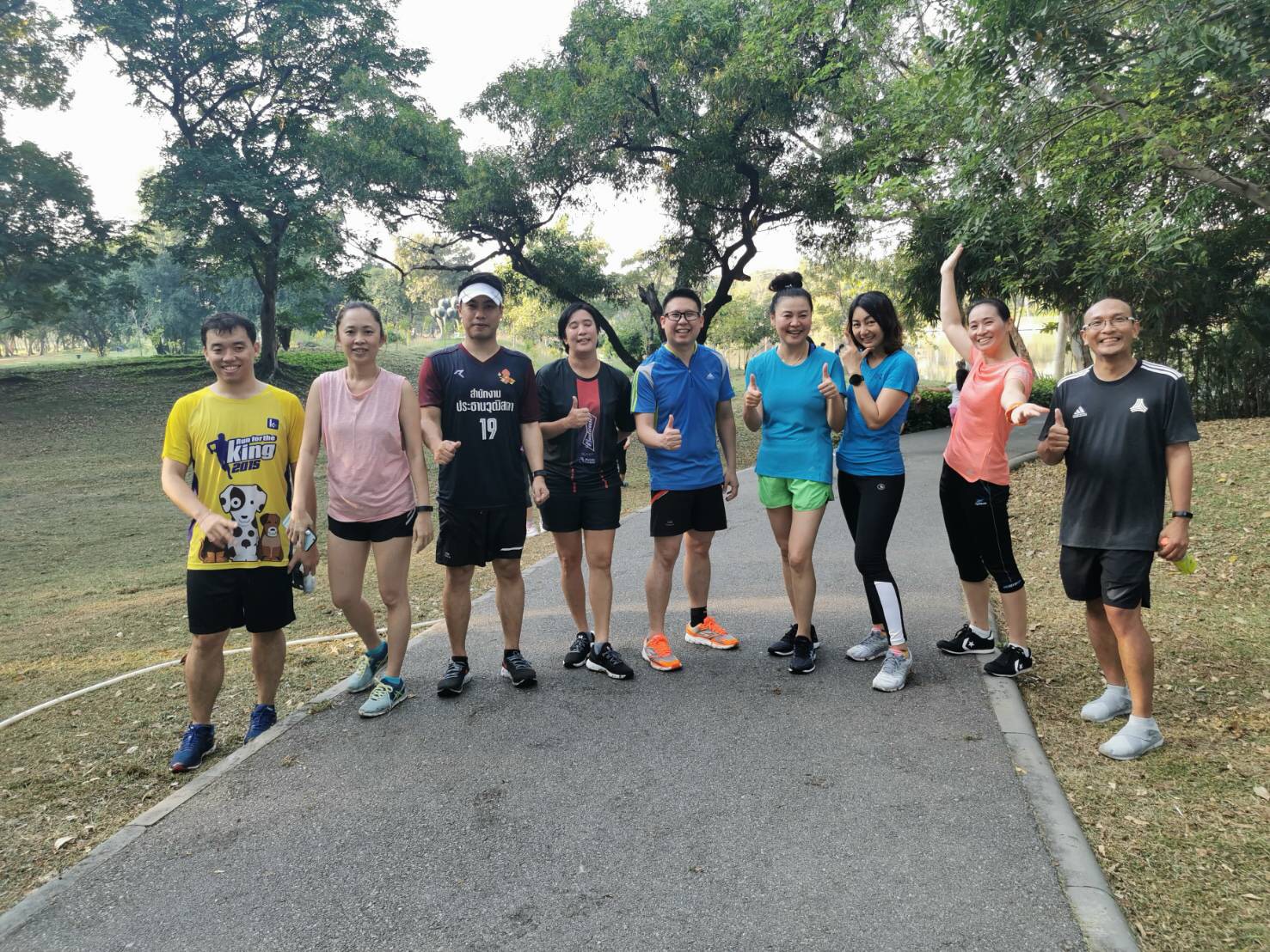 นางนวนันทน์ เนติธนากูล ผู้อำนวยการสำนักฯ ร่วมวิ่งเพื่อสุขภาพภายใต้โครงการ "ชวนกันวิ่ง" ครั้งที่ 5