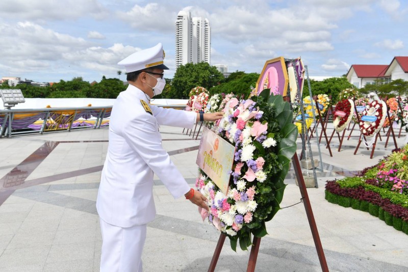 9 June 2021, at King Rama VIII Statue near the Rama VIII Bridge, Bang Phlat District, Bangkok