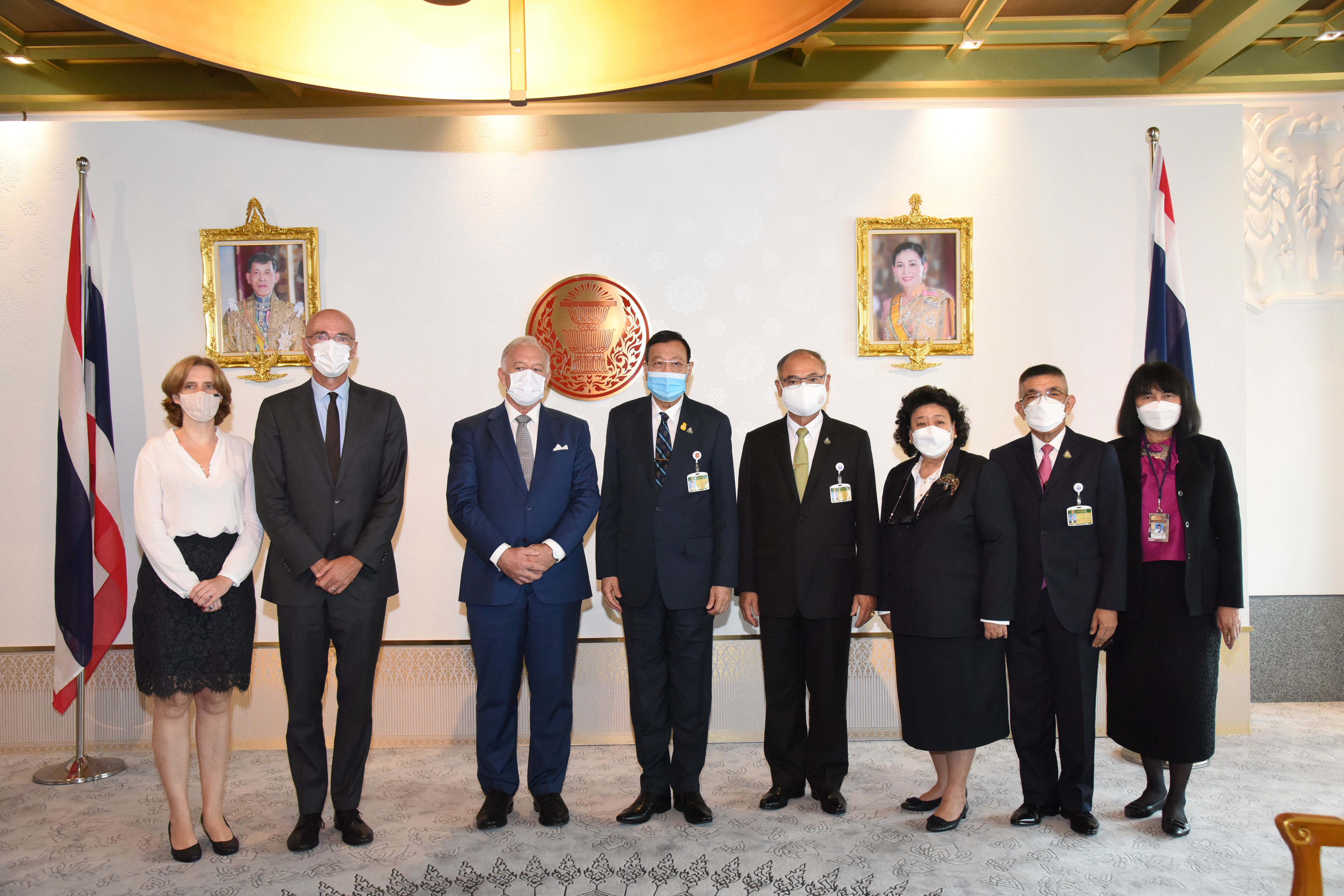 ประธานวุฒิสภาให้การรับรองเอกอัครราชทูตจากกลุ่มประเทศเบเนลักซ์ (Benelux) ประจำประเทศไทย เมื่อวันพฤหัสบดีที่ ๓ มีนาคม ๒๕๖๕) 