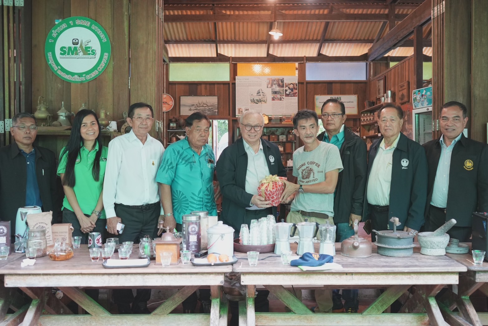 สว.พบประชาชนภาคใต้ รับฟังการดำเนินงานวิสาหกิจชุมชนแปรรูปกาแฟคั่วมือและท่องเที่ยวเชิงเกษตร ชูไอเดียยกระดับกาแฟไทยสู่ตลาดโลก